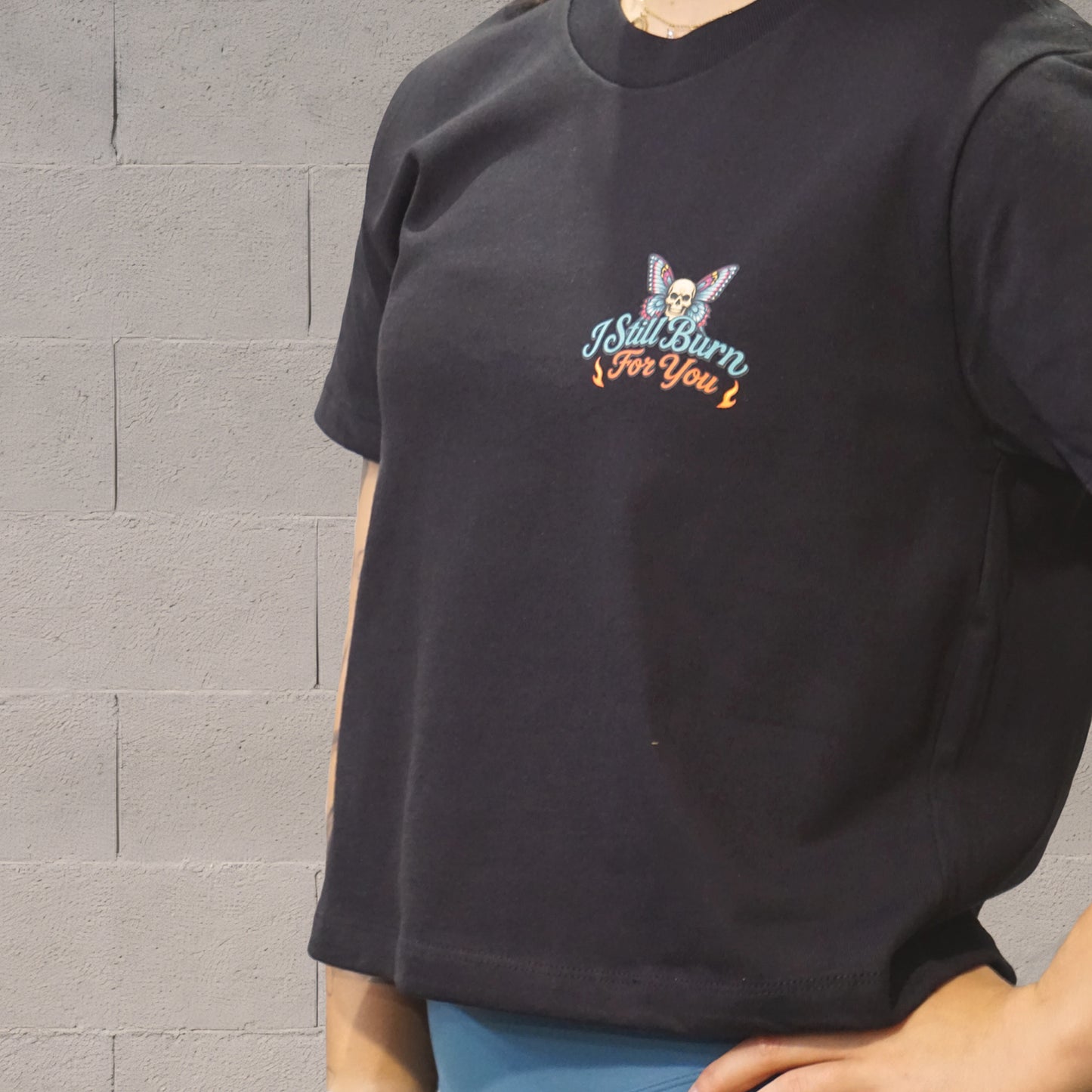 
                  
                    Tshirt Crop BURNING WINGS
                  
                