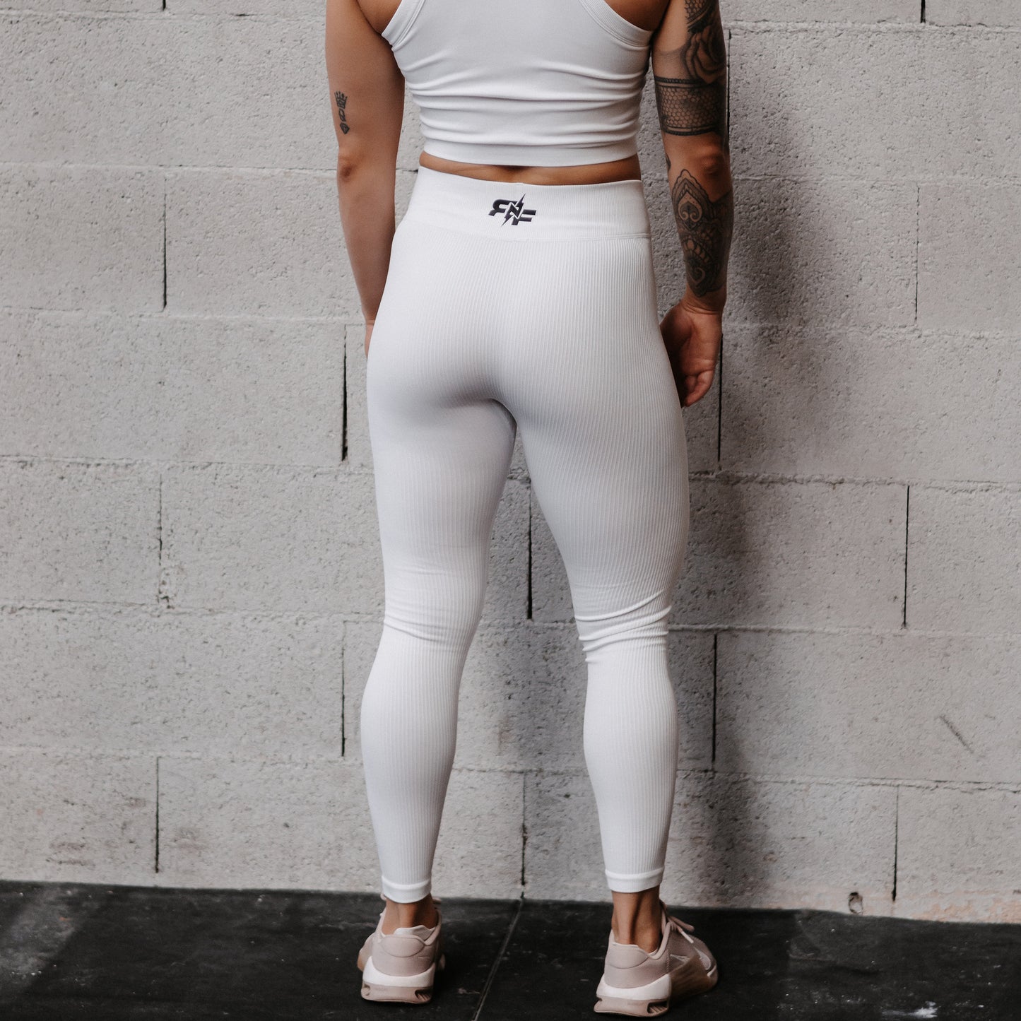 
                  
                    Legging CONQUEST Blanc
                  
                