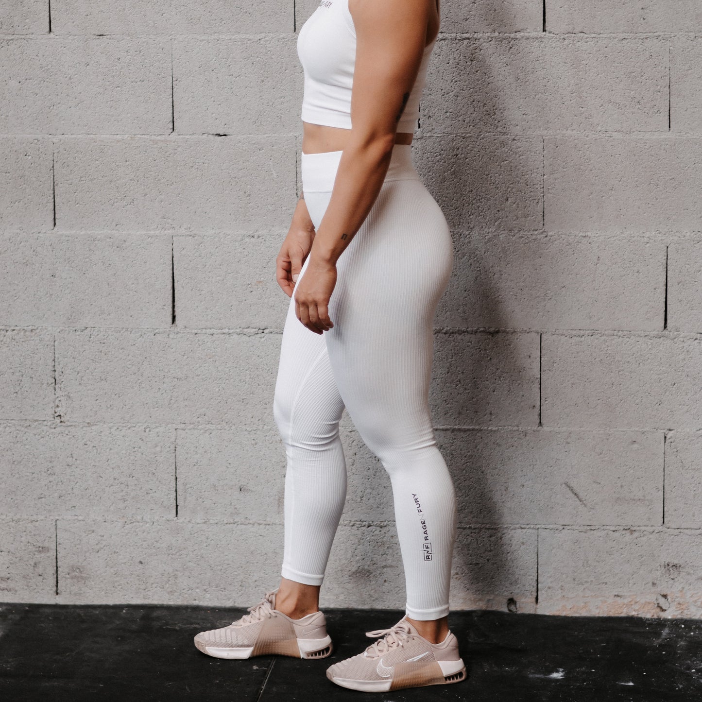 
                  
                    Legging CONQUEST Blanc
                  
                