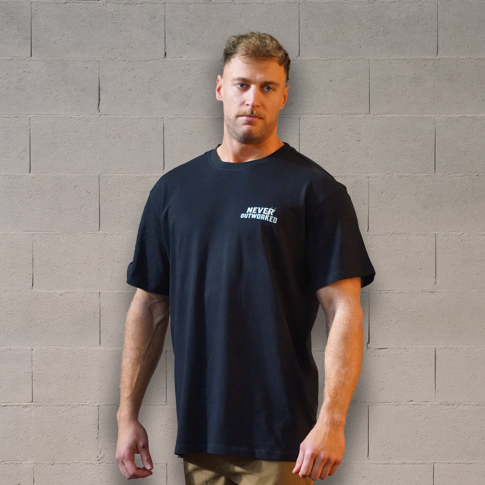 
                  
                    Tshirt Oversize Unisex OUTWORKED
                  
                