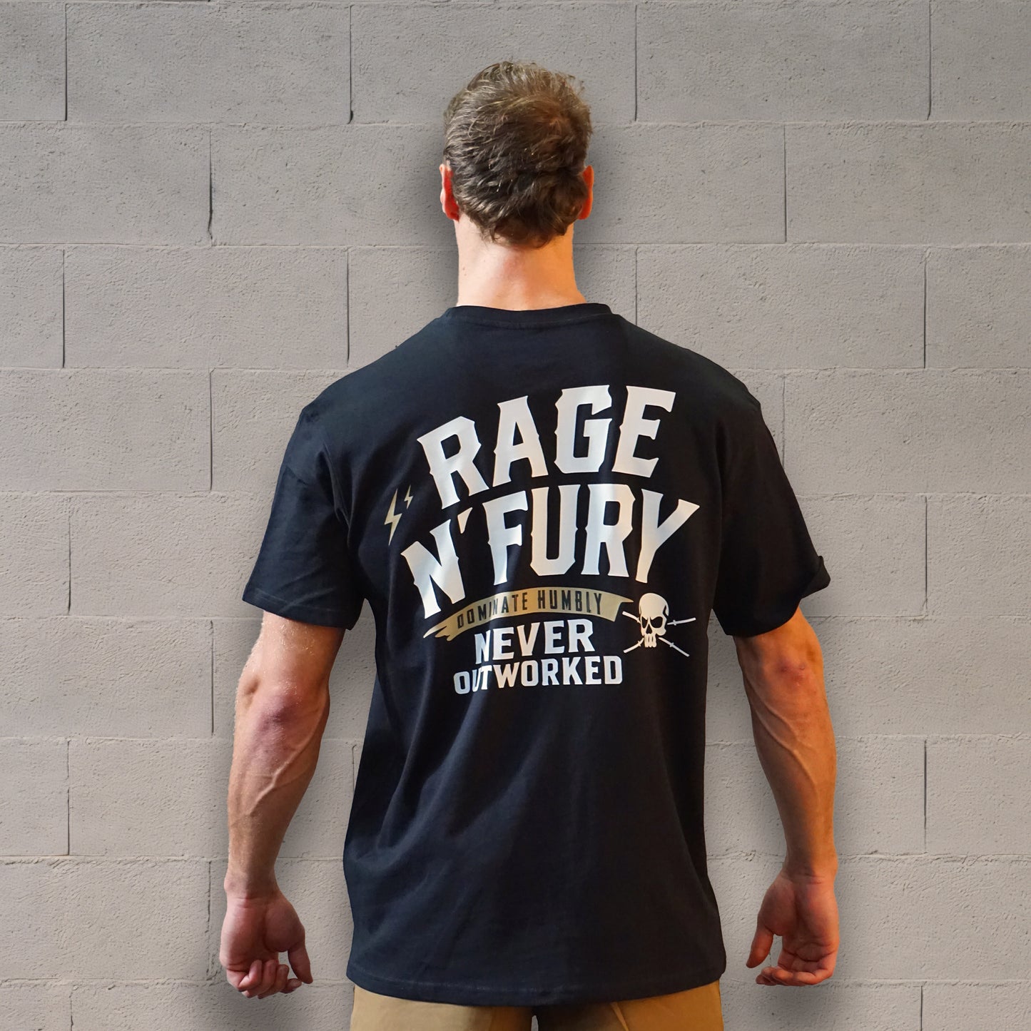 
                  
                    Tshirt Oversize Unisex OUTWORKED
                  
                