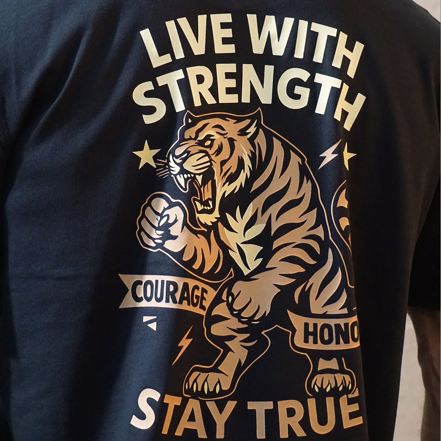 
                  
                    Tshirt Oversize Unisex HONOR
                  
                