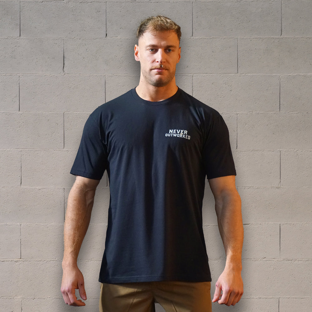 
                  
                    Tshirt classique OUTWORKED
                  
                